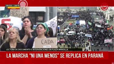 Ni una menos en Paran&aacute;: lectura del documento frente a casa de gobierno